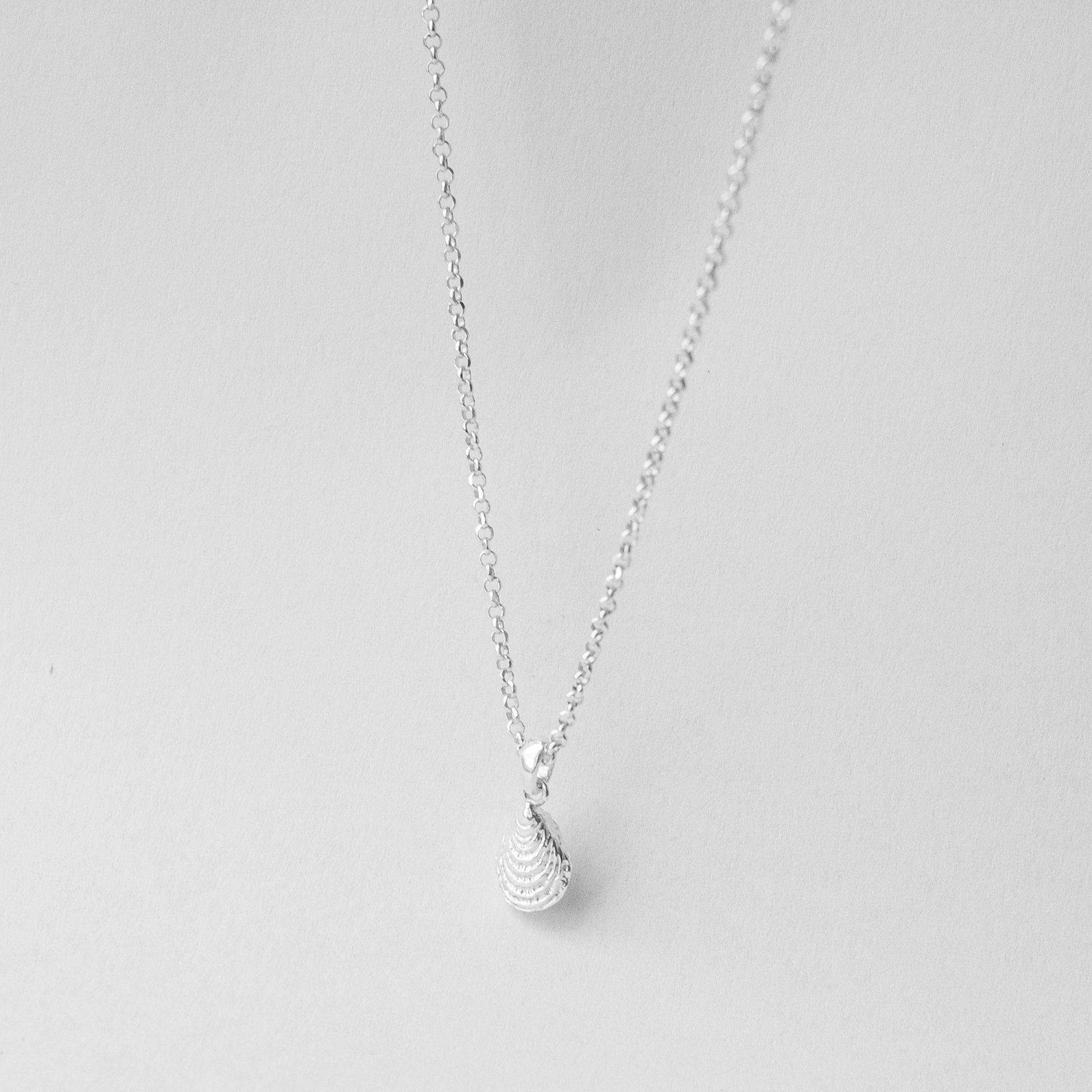 OYSTER Necklace Silver