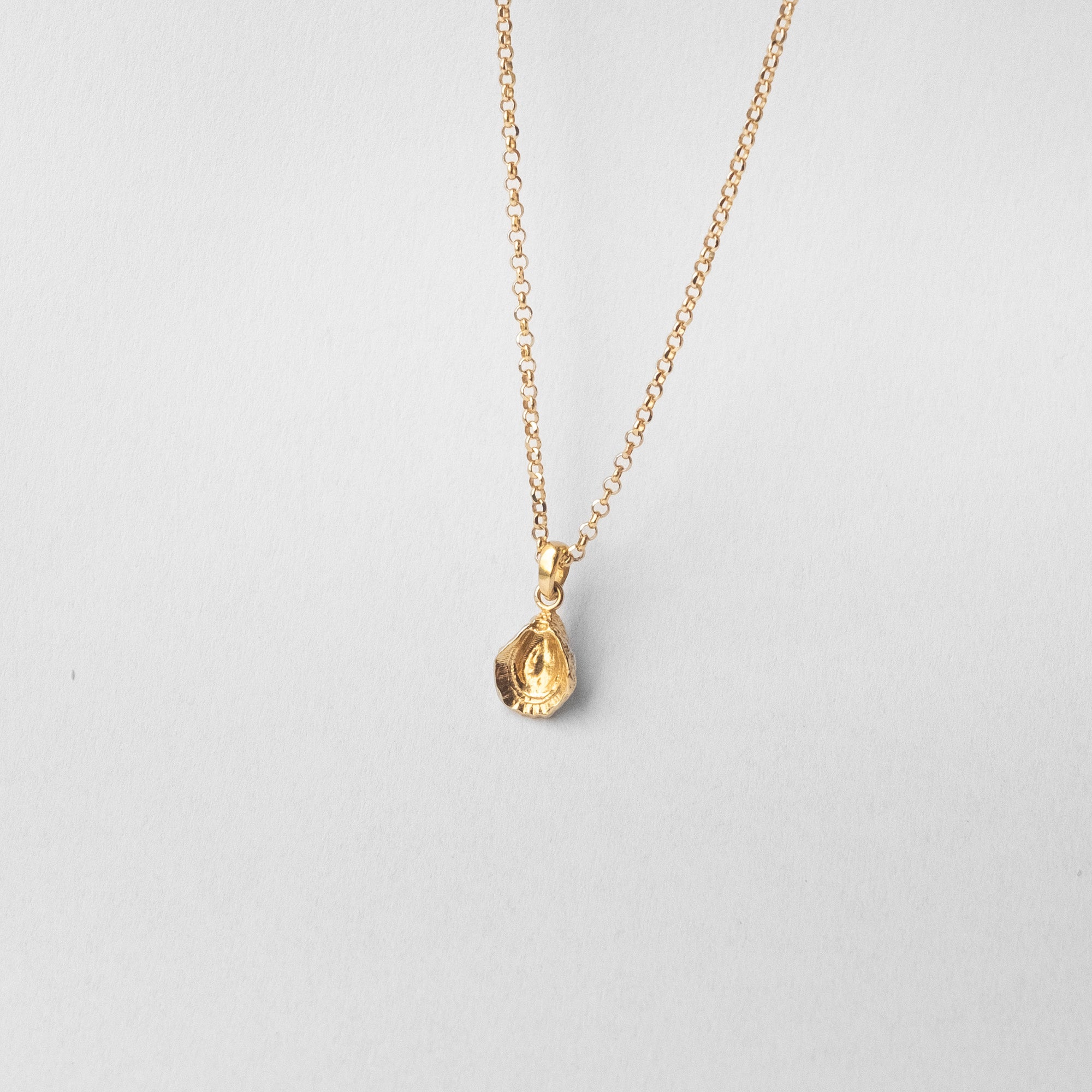 OYSTER Necklace Gold