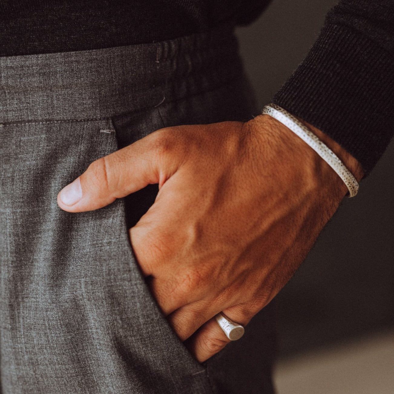 THE ESSENTIAL RING SILVER