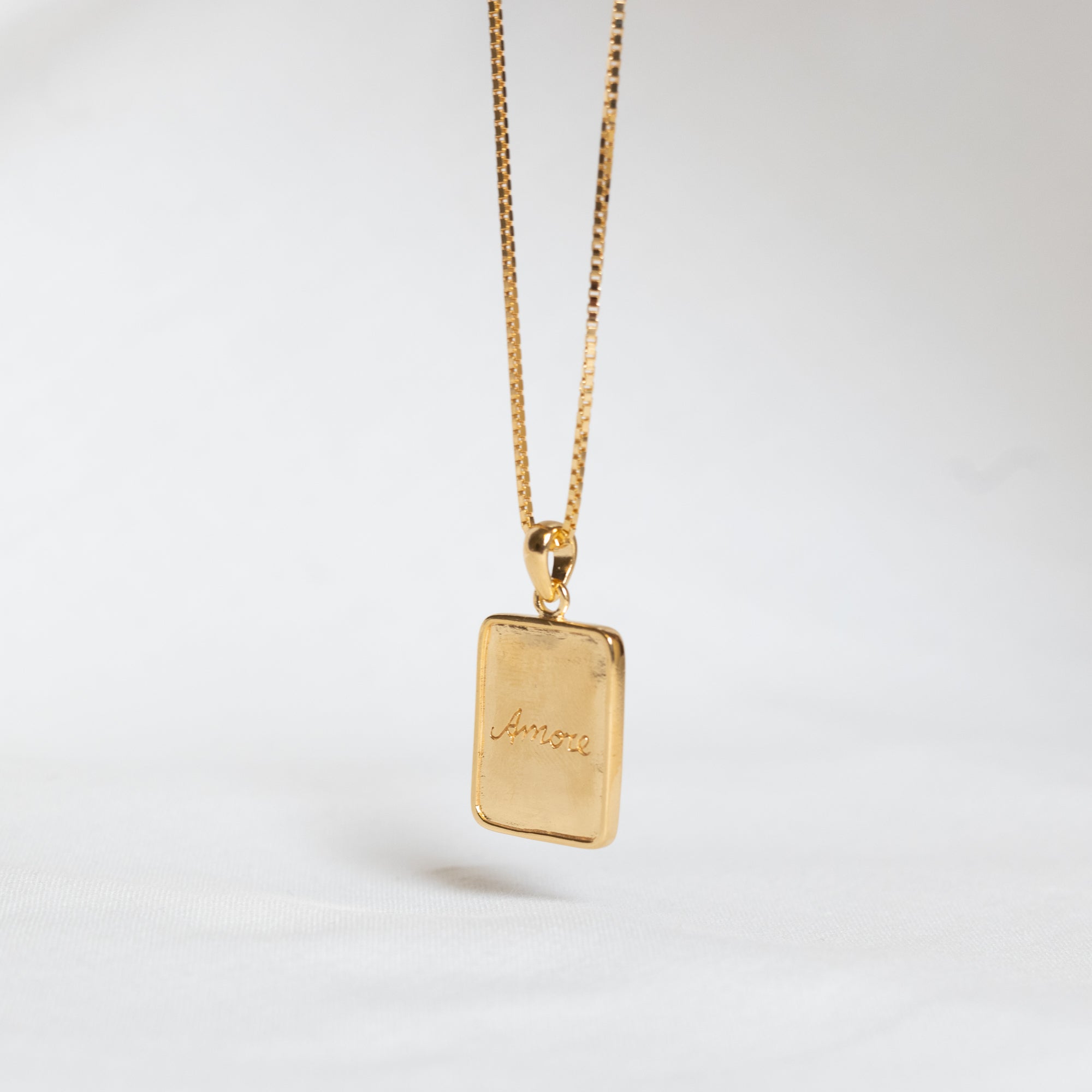 AMORE Necklace Gold