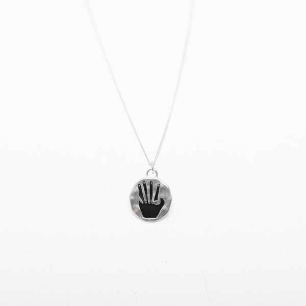 LOVERS HANDS NECKLACE SILVER